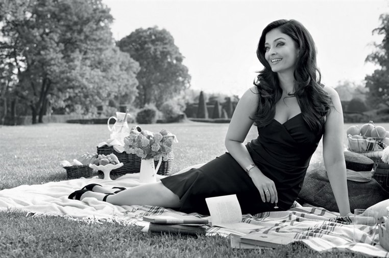 Longines puts the Longines DolceVita collection in the spotlight during a Garden Party 